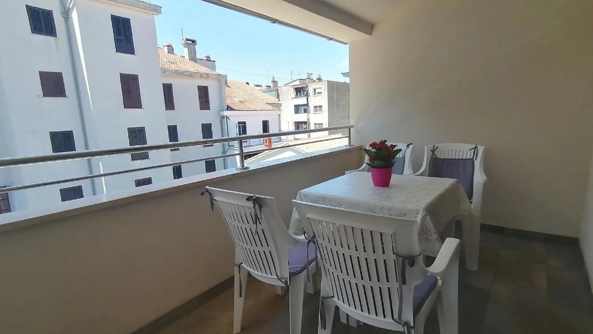 Moderne Ferienwohnung Dunja In Pula