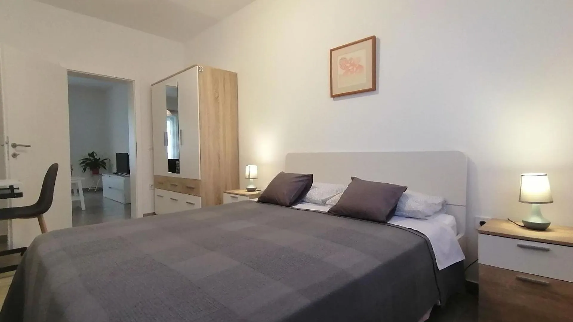 Moderne Ferienwohnung Dunja In Pula Apartmán